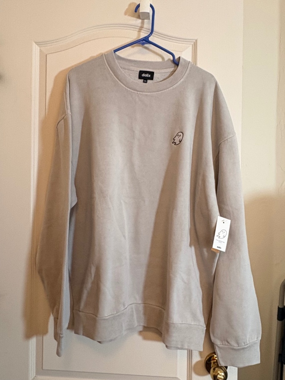 Dalix Ghost Relaxed Midweight Fleece Crewneck Sweatshirt. Color Ecru